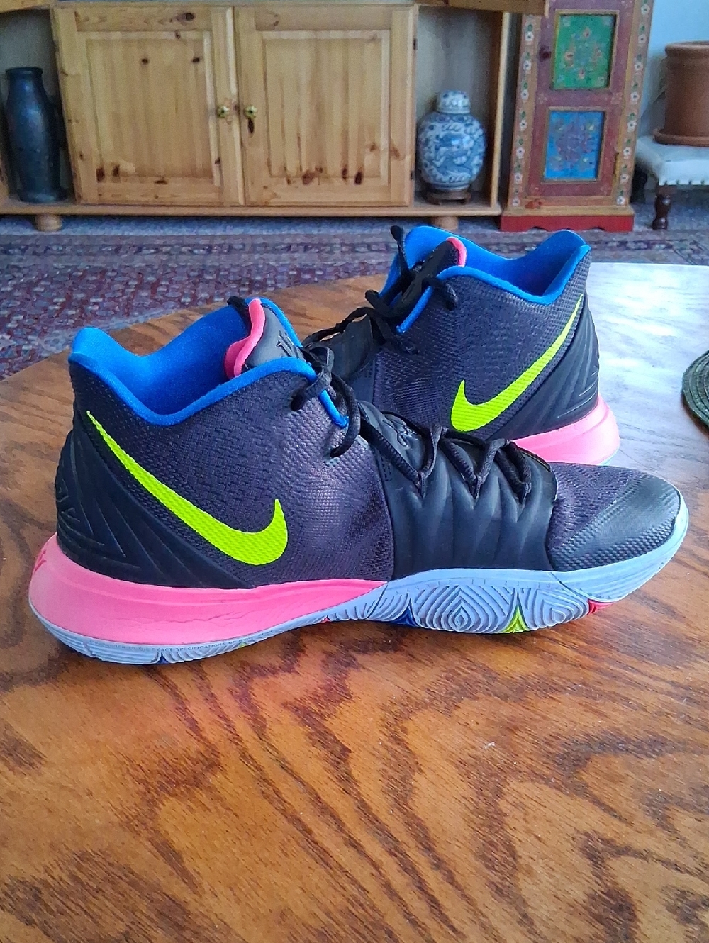 Nike Kyrie 5 "Just Do It" Black Mesh Pink Blue Basketball Sneakers Men's Size 12 - Picture 3 of 14